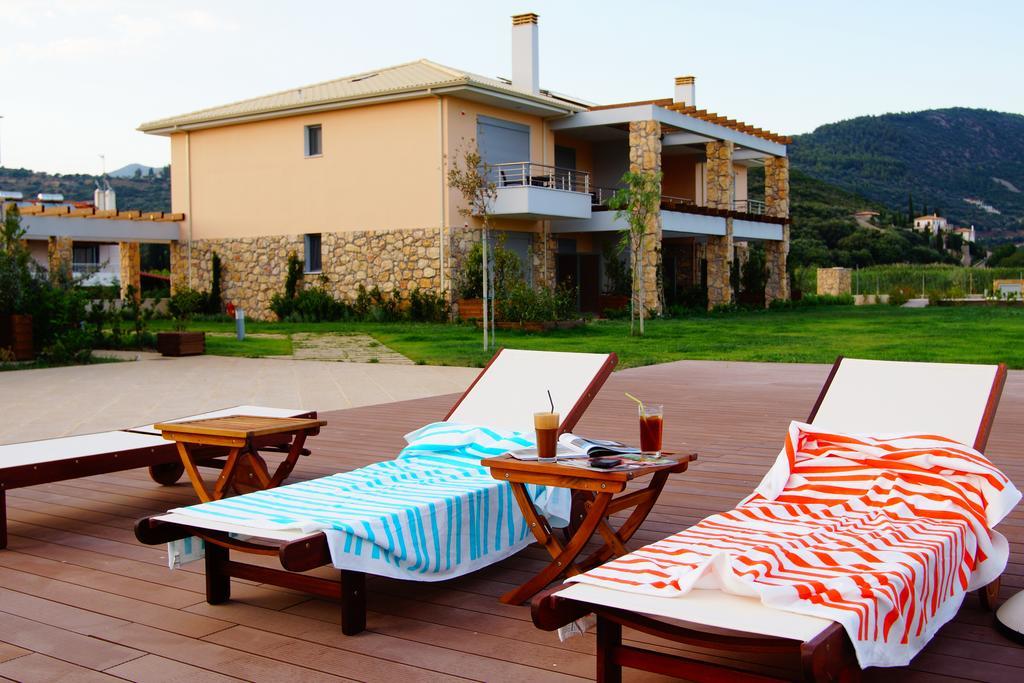 Cavos Fokidos Aparthotel Chiliadou  Bagian luar foto