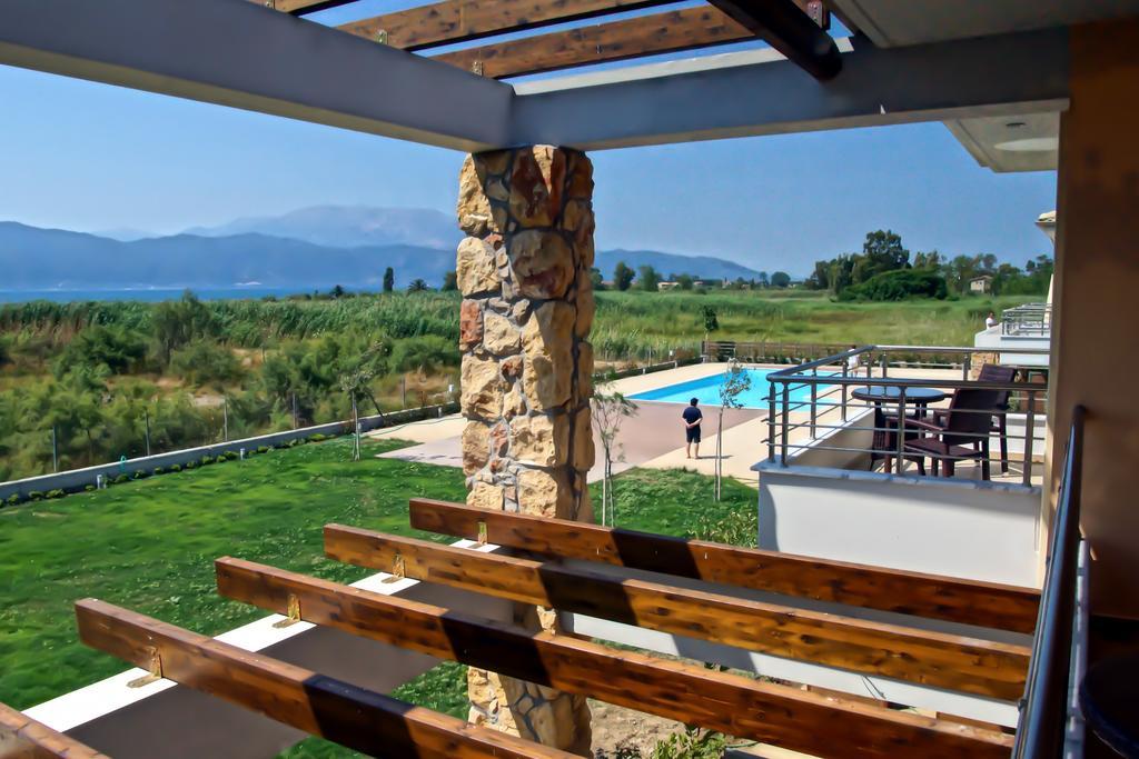 Cavos Fokidos Aparthotel Chiliadou  Bagian luar foto