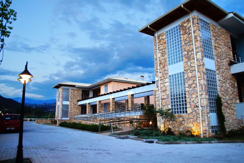 Cavos Fokidos Aparthotel Chiliadou  Bagian luar foto