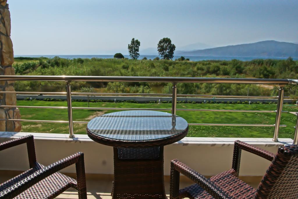 Cavos Fokidos Aparthotel Chiliadou  Bagian luar foto