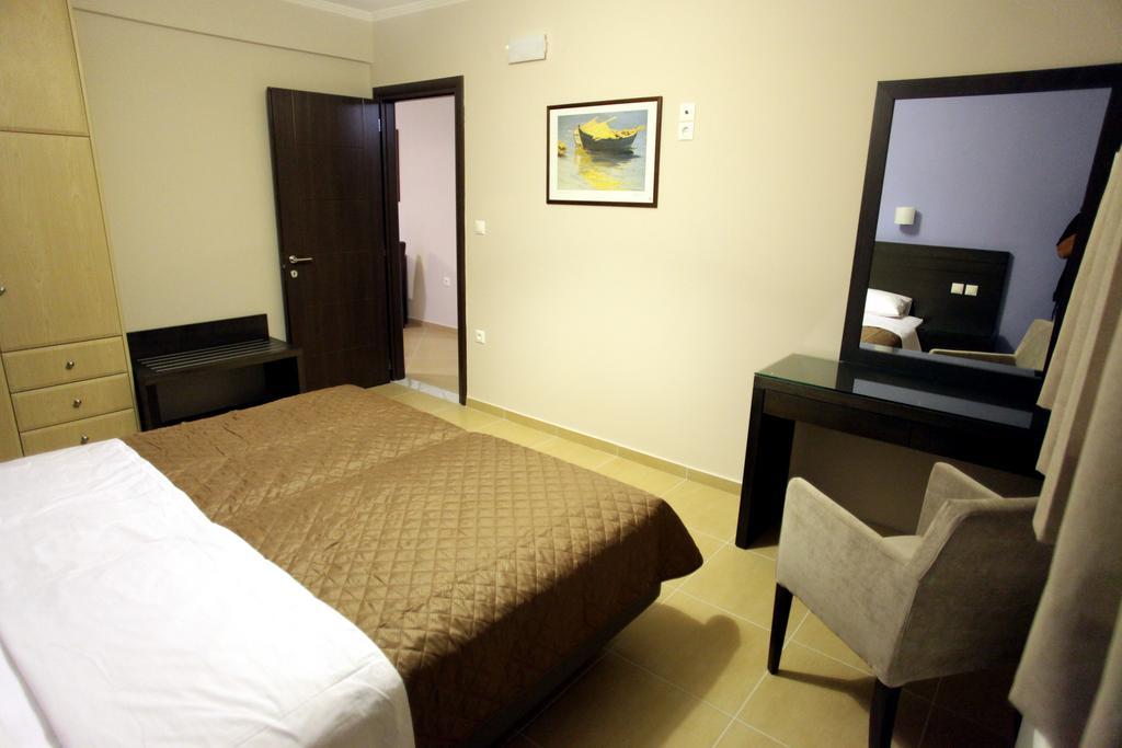 Cavos Fokidos Aparthotel Chiliadou  Ruang foto