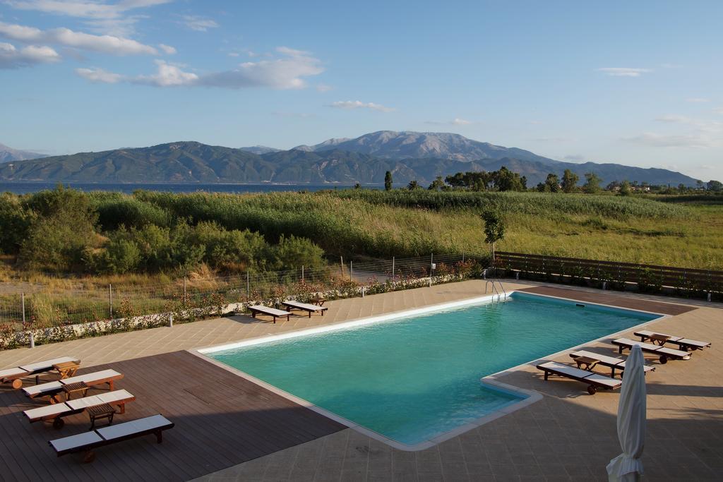 Cavos Fokidos Aparthotel Chiliadou  Bagian luar foto