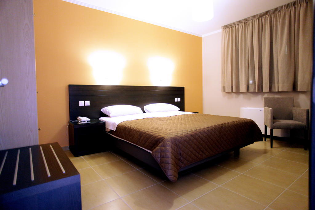 Cavos Fokidos Aparthotel Chiliadou  Ruang foto