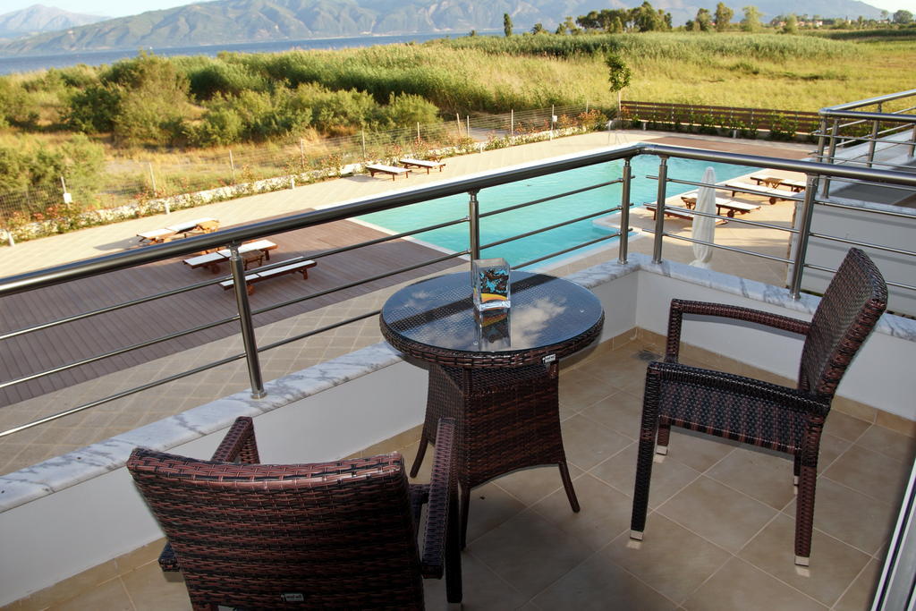 Cavos Fokidos Aparthotel Chiliadou  Ruang foto