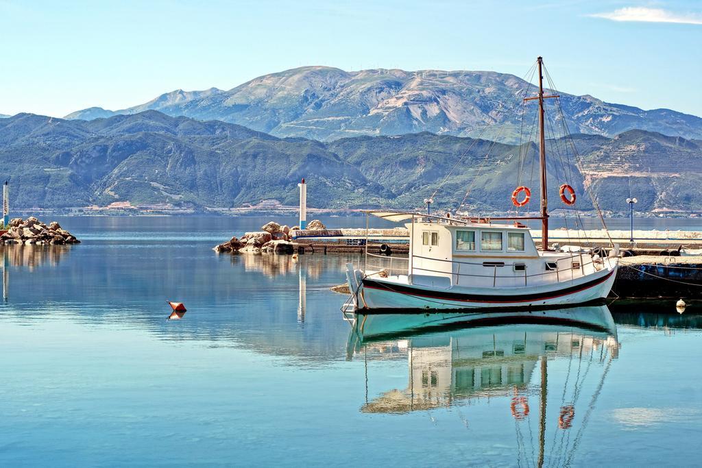 Cavos Fokidos Aparthotel Chiliadou  Bagian luar foto