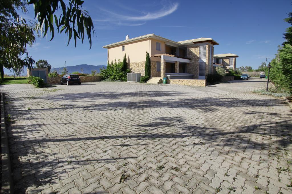 Cavos Fokidos Aparthotel Chiliadou  Bagian luar foto